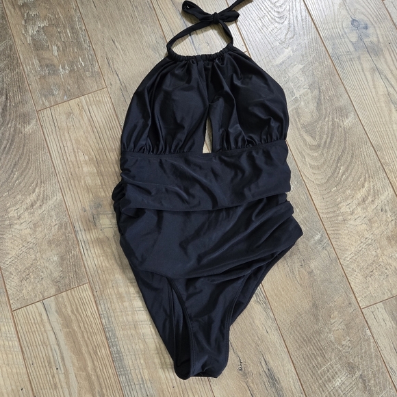 Womens Size Xl Black One Piece Swimsuit - Picture 1 of 3